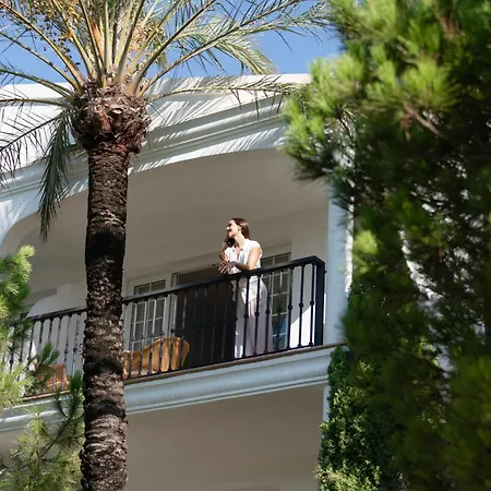 因图洛特尔码头公寓式酒店 4* Cala D´Or